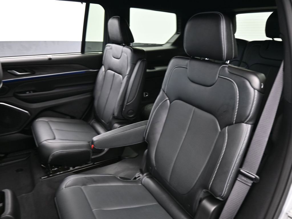 Used 2024 Jeep Grand Cherokee L Overland w/ Advanced Protech Group III image 43