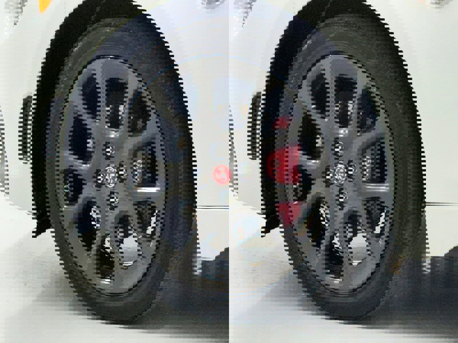 Used 2017 FIAT 124 Spider Abarth image 38