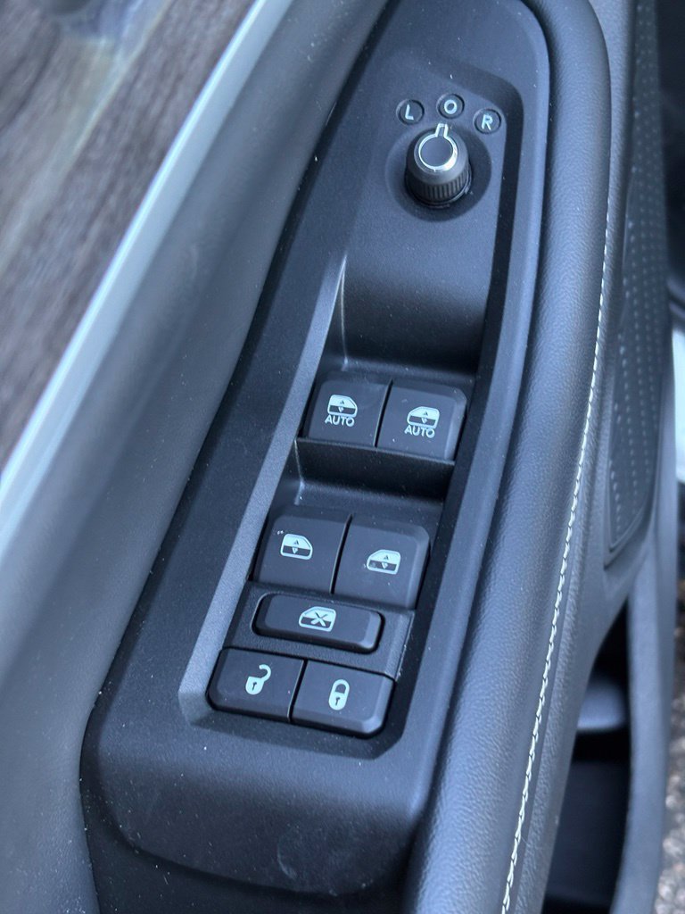Certified 2023 Jeep Grand Cherokee Limited w/ Luxury Tech Group II AWD/4WD image 10