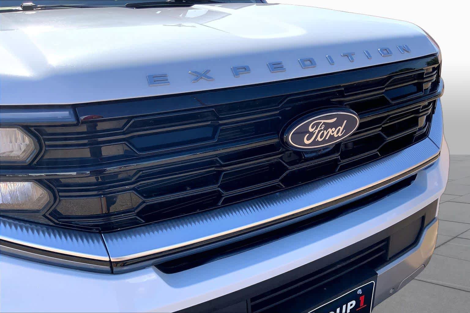 Used 2025 Ford Expedition Max Platinum AWD/4WD image 59
