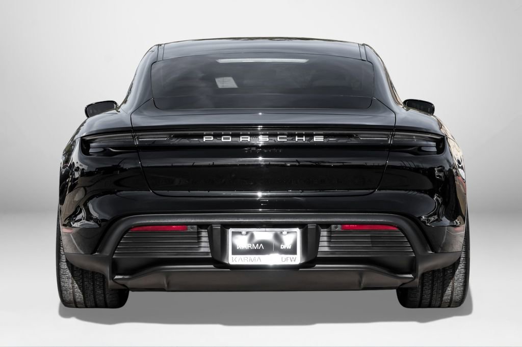Used 2022 Porsche Taycan image 7