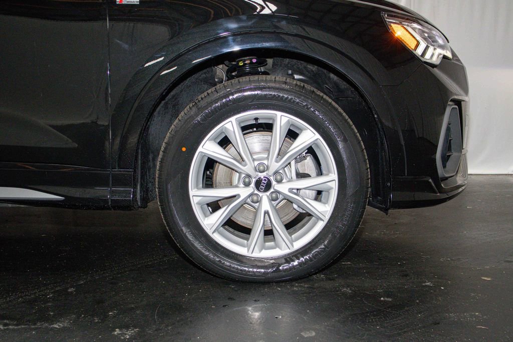 Used 2023 Audi Q3 2.0T Premium Plus w/ Premium Plus Package image 6