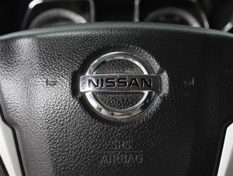 Used 2018 Nissan Titan SV w/ SV Convenience Package AWD/4WD image 12