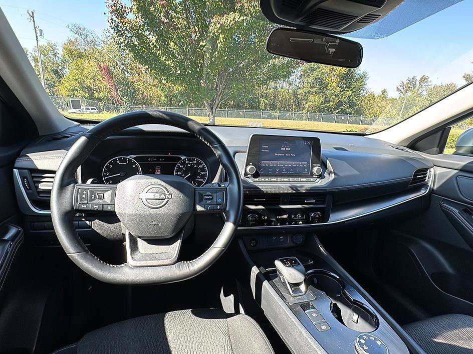 Certified 2025 Nissan Rogue SV AWD/4WD image 29