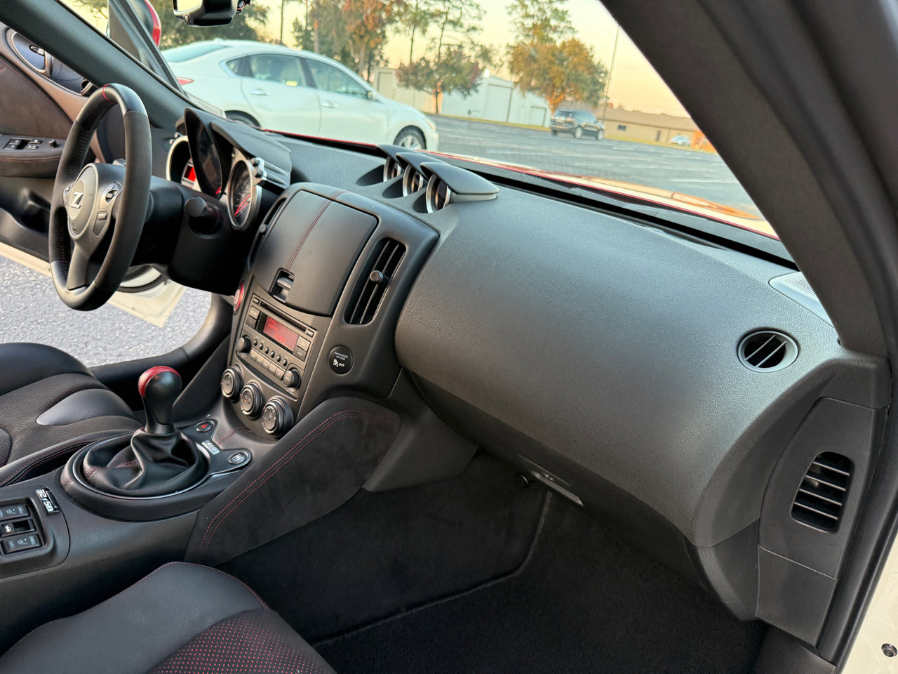 Used 2020 Nissan 370Z Coupe image 33