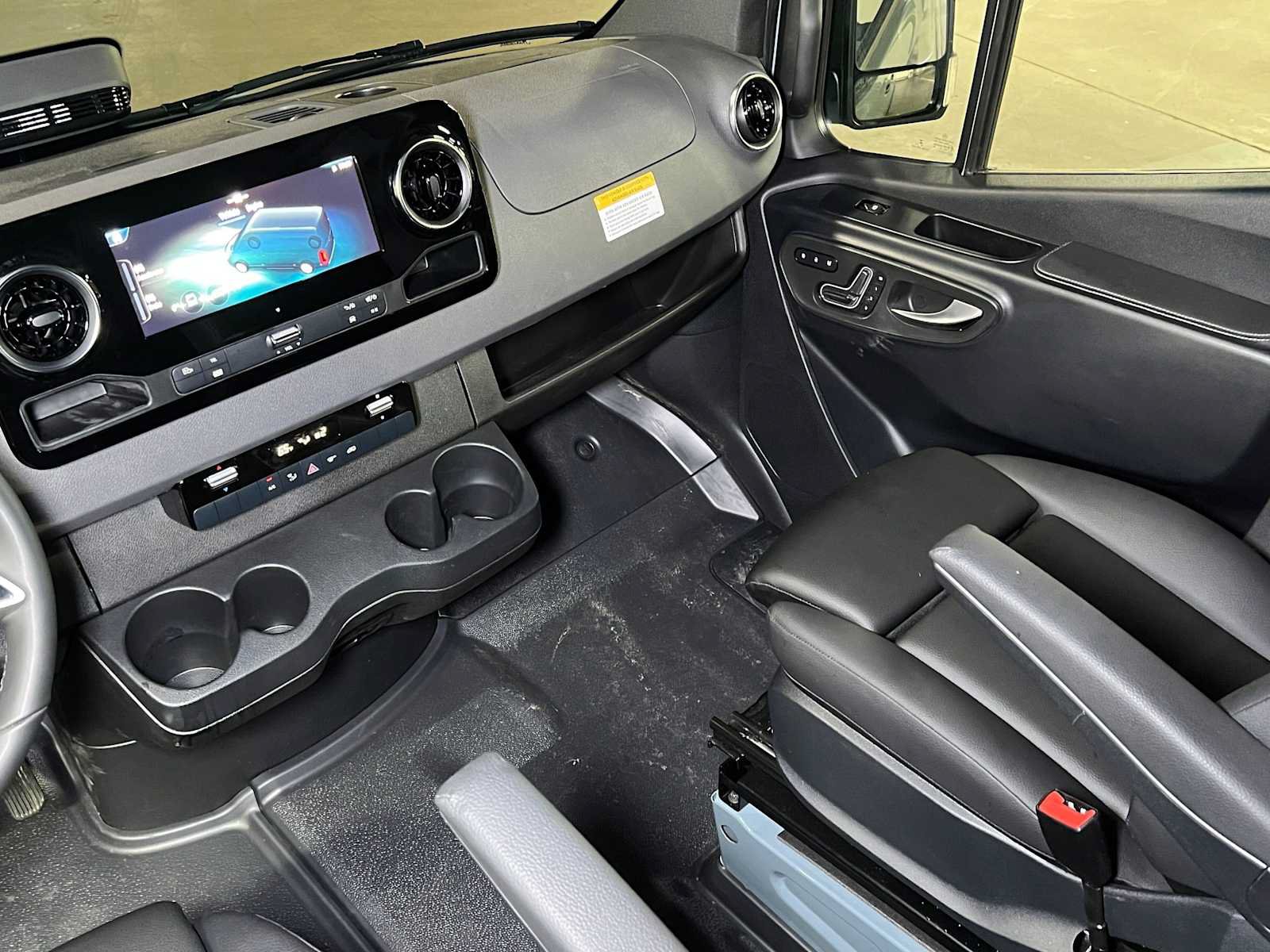 Used 2026 Mercedes-Benz Sprinter 2500 image 42