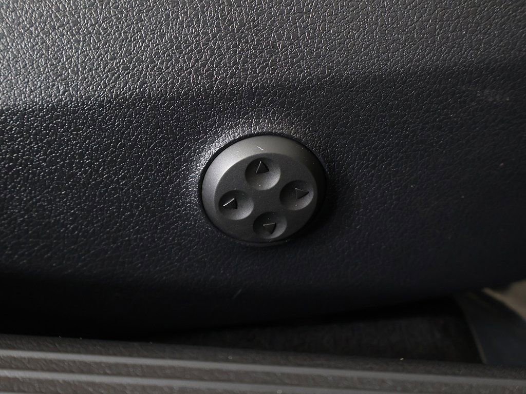 Used 2023 Mercedes-Benz C 300 4MATIC Sedan w/ Exclusive Trim Package image 35