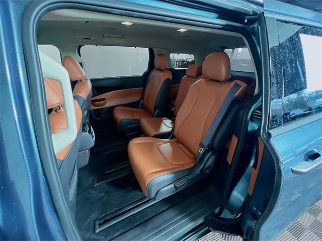 Used 2024 Kia Carnival SX image 26