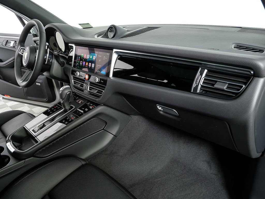 New 2026 Porsche Macan image 25