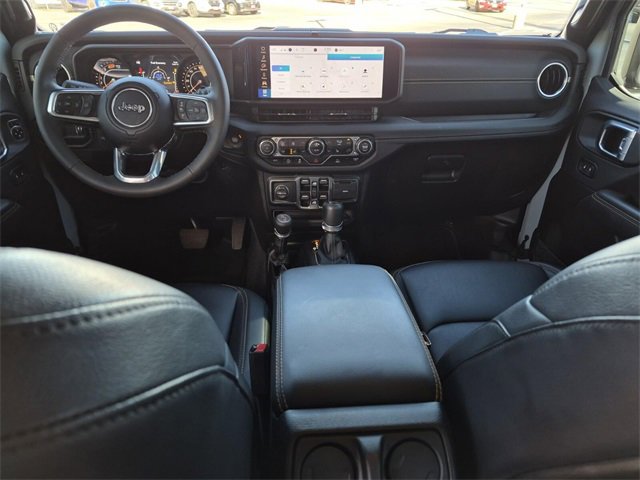 Used 2024 Jeep Wrangler Sahara image 25
