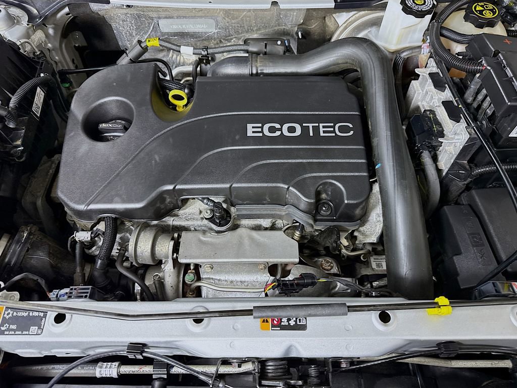 Used 2022 GMC Terrain SLT image 33