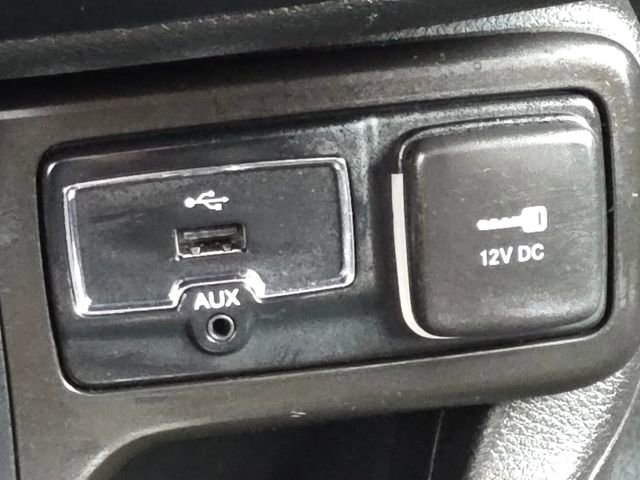Used 2022 Jeep Renegade Latitude AWD/4WD image 29
