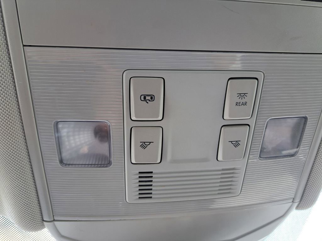 Used 2024 Volkswagen Jetta SE image 16