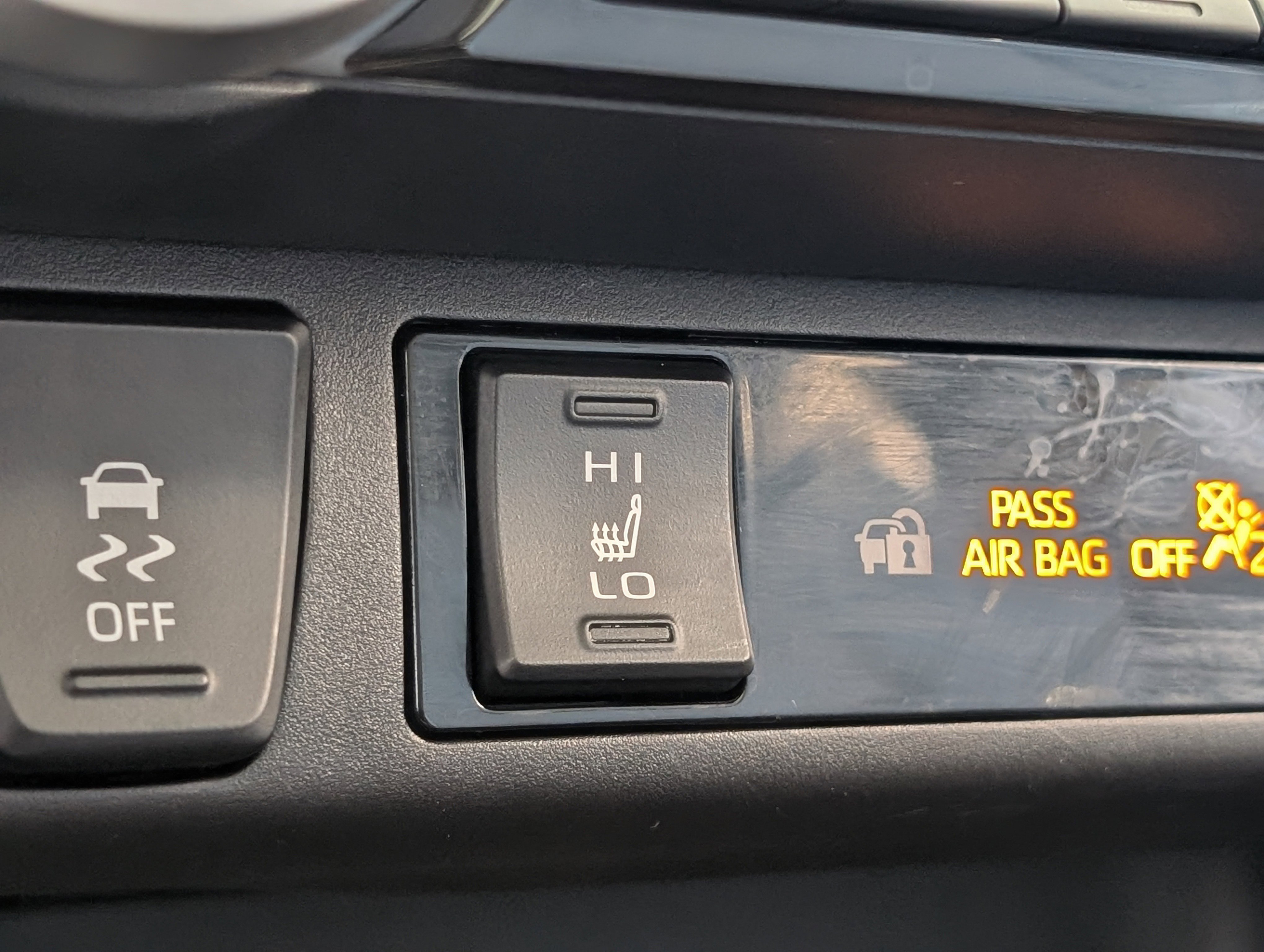 Used 2025 Toyota RAV4 XLE Premium w/ Weather Package AWD/4WD image 34