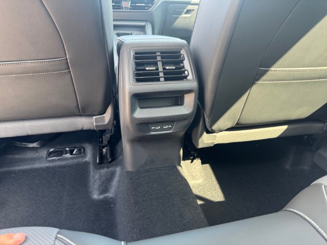 New 2026 Volkswagen Tiguan SE FWD image 12