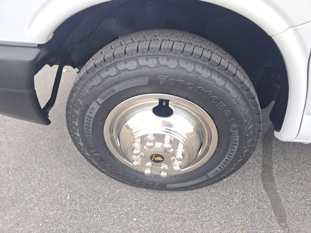 Used 2012 Chevrolet Express 3500 image 34