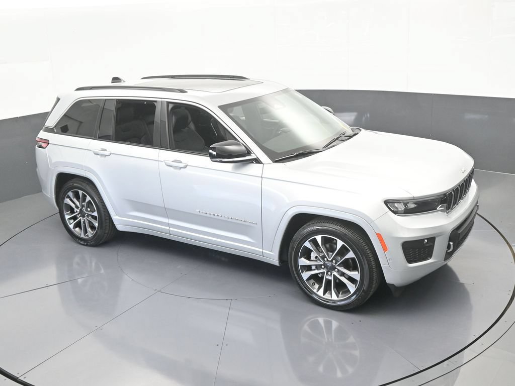 Used 2024 Jeep Grand Cherokee Overland w/ Luxury Tech Group IV AWD/4WD image 61