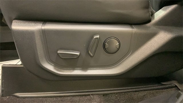 Used 2023 Ford Expedition XLT image 32