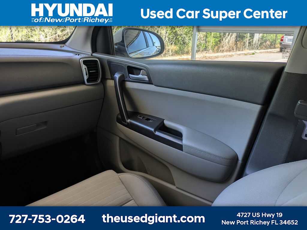 Used 2017 Kia Sportage LX w/ LX Popular Package AWD/4WD image 18
