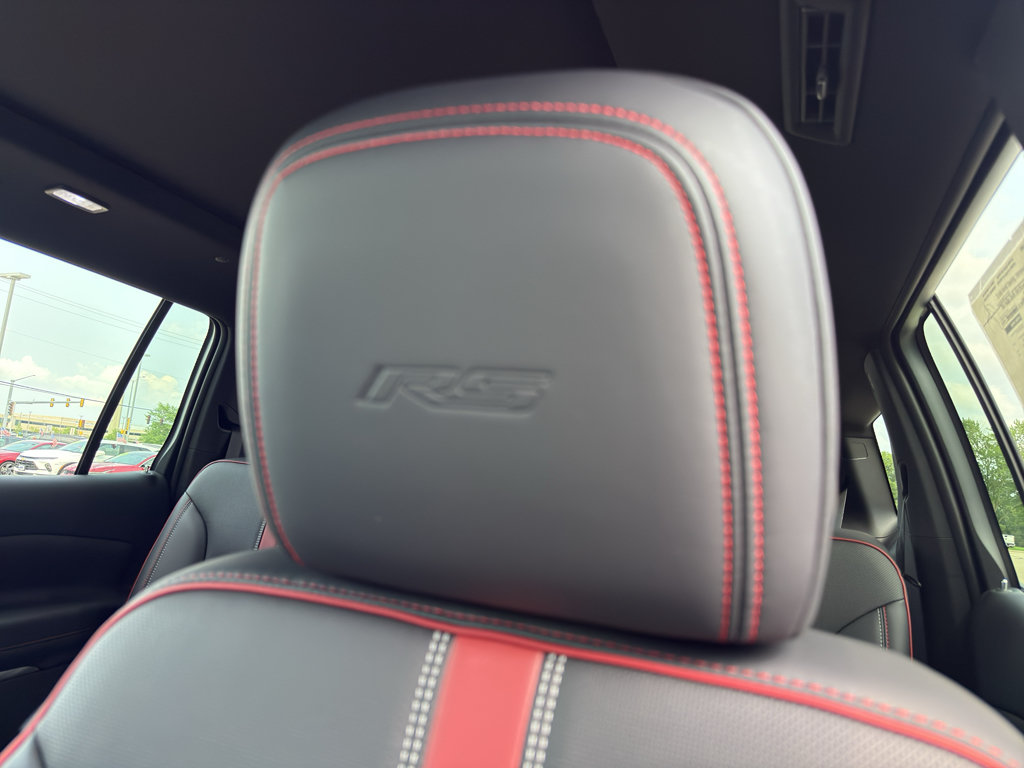 New 2027 Chevrolet Traverse RS w/ LPO, Floor Liner Package AWD/4WD image 16