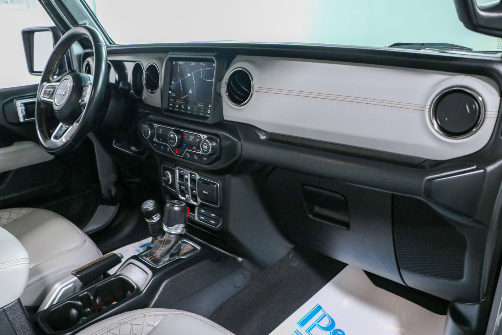 Used 2021 Jeep Wrangler Unlimited Sahara image 27