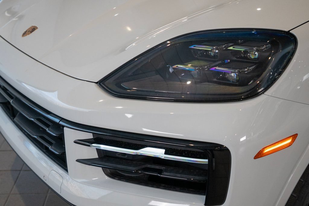 New 2025 Porsche Cayenne AWD/4WD image 12