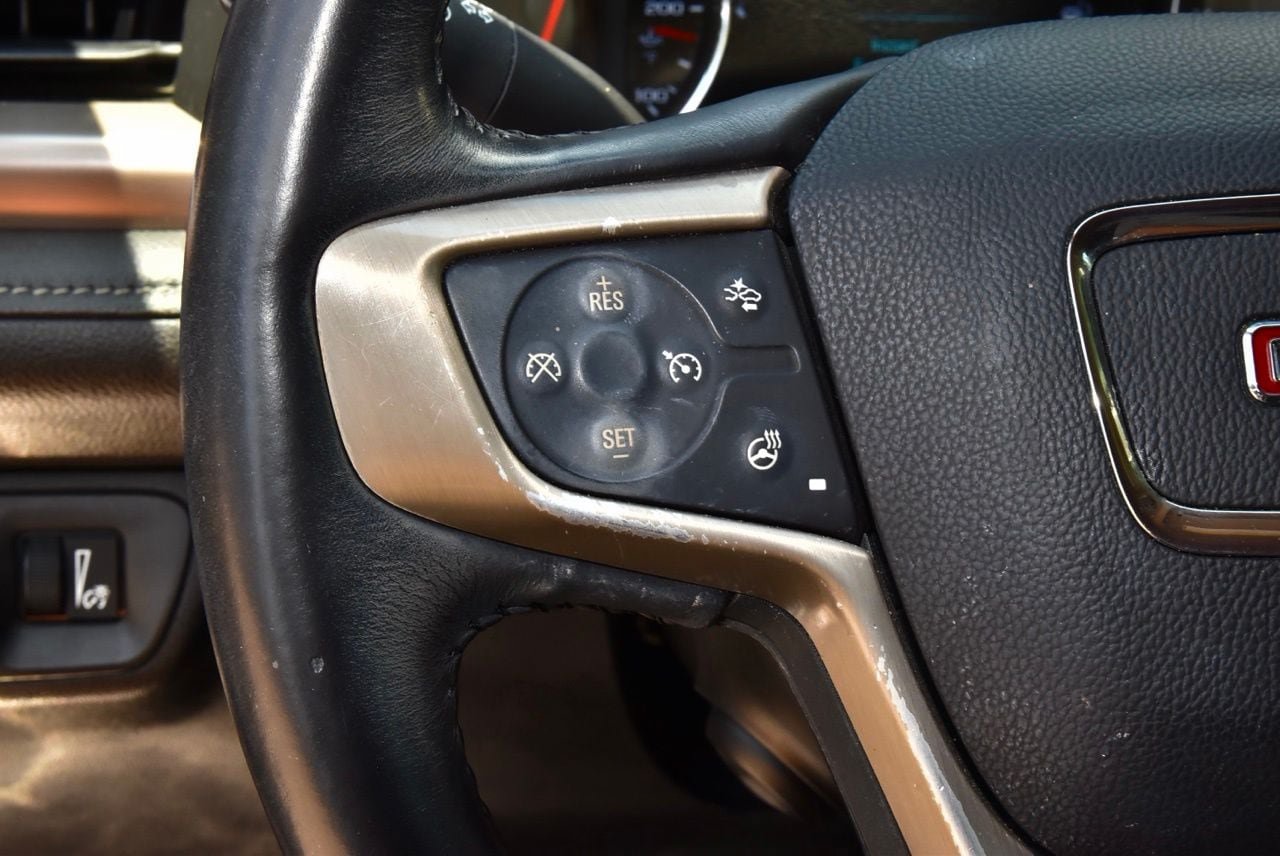 Used 2018 GMC Acadia Denali w/ Technology Package FWD image 24