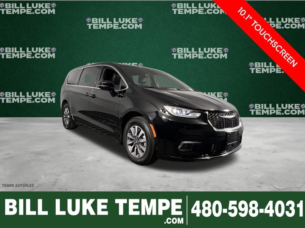 Used 2025 Chrysler Pacifica Select image 1