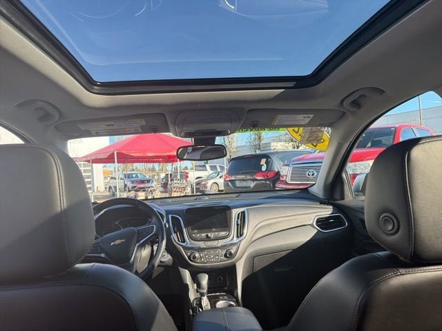 Used 2022 Chevrolet Equinox Premier AWD/4WD image 17
