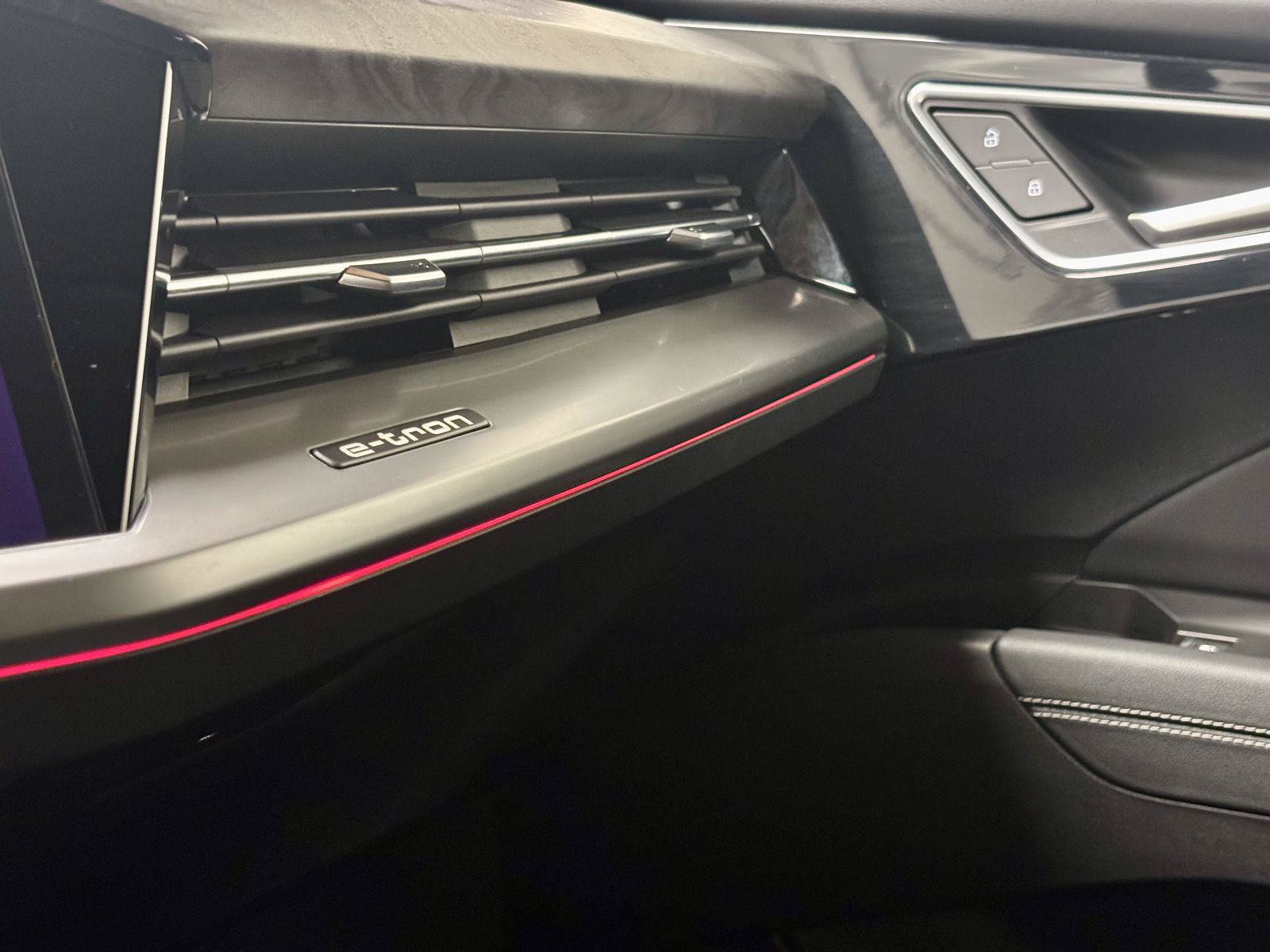 Used 2024 Audi Q4 e-tron Premium Plus w/ Premium Plus AWD/4WD image 41