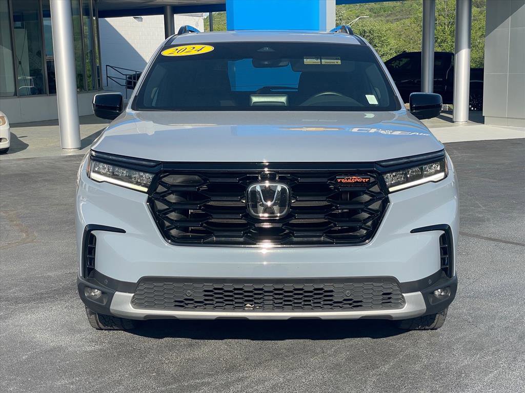 Used 2024 Honda Pilot TrailSport image 2