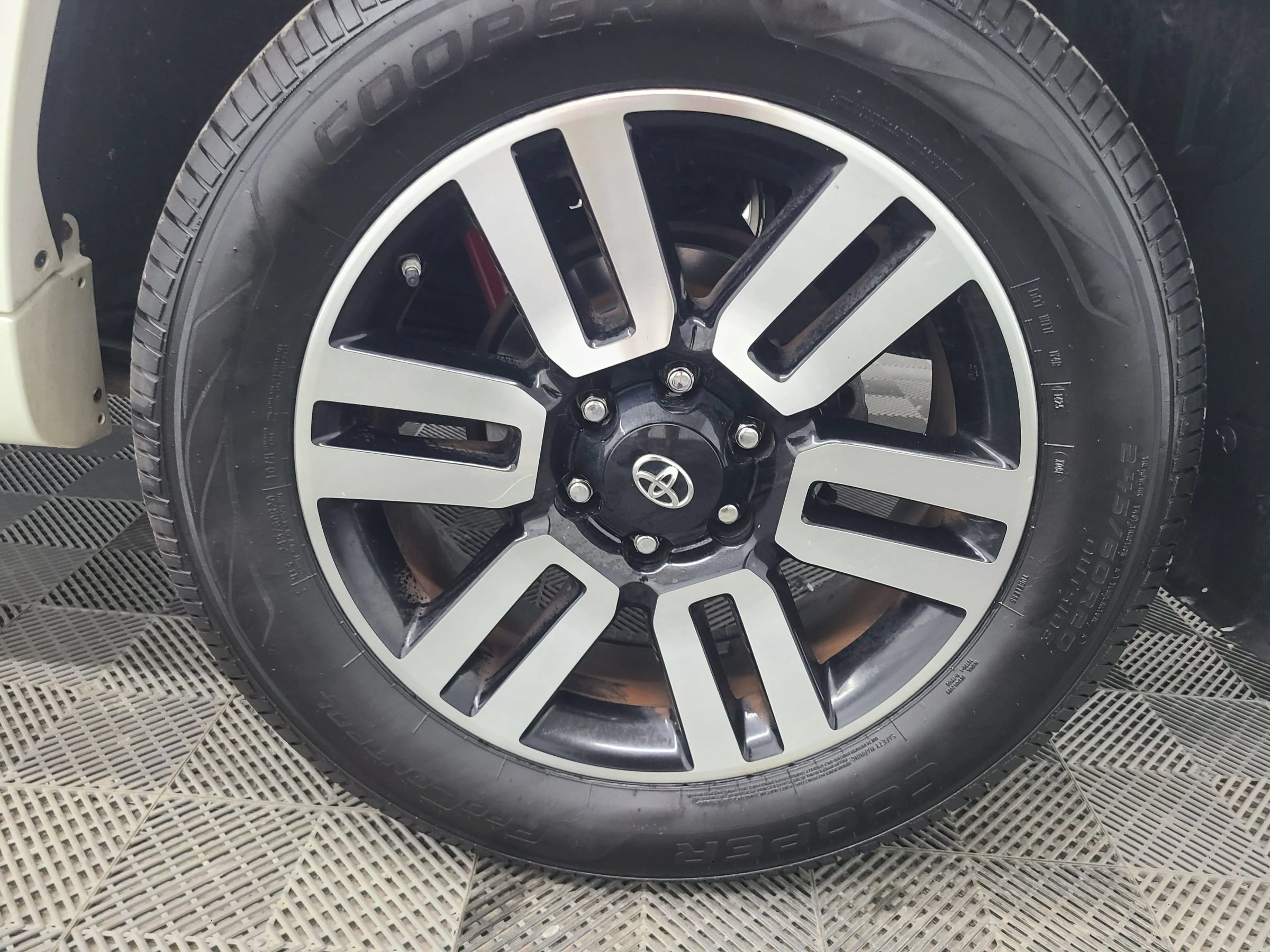 Used 2016 Toyota 4Runner Limited AWD/4WD image 17