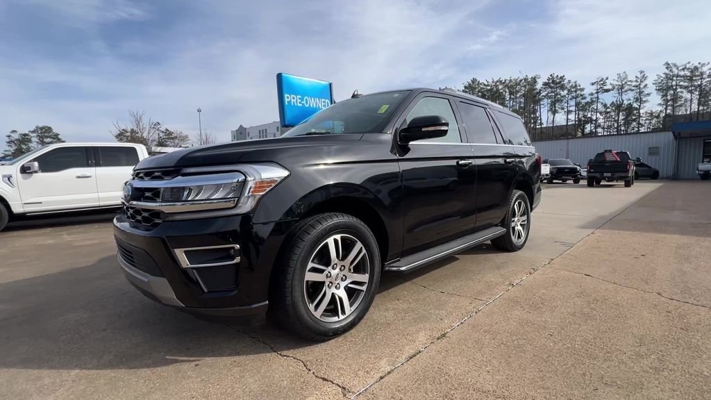 Used 2023 Ford Expedition Limited image 2