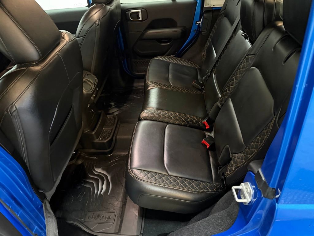 Used 2022 Jeep Wrangler Unlimited Sahara image 36