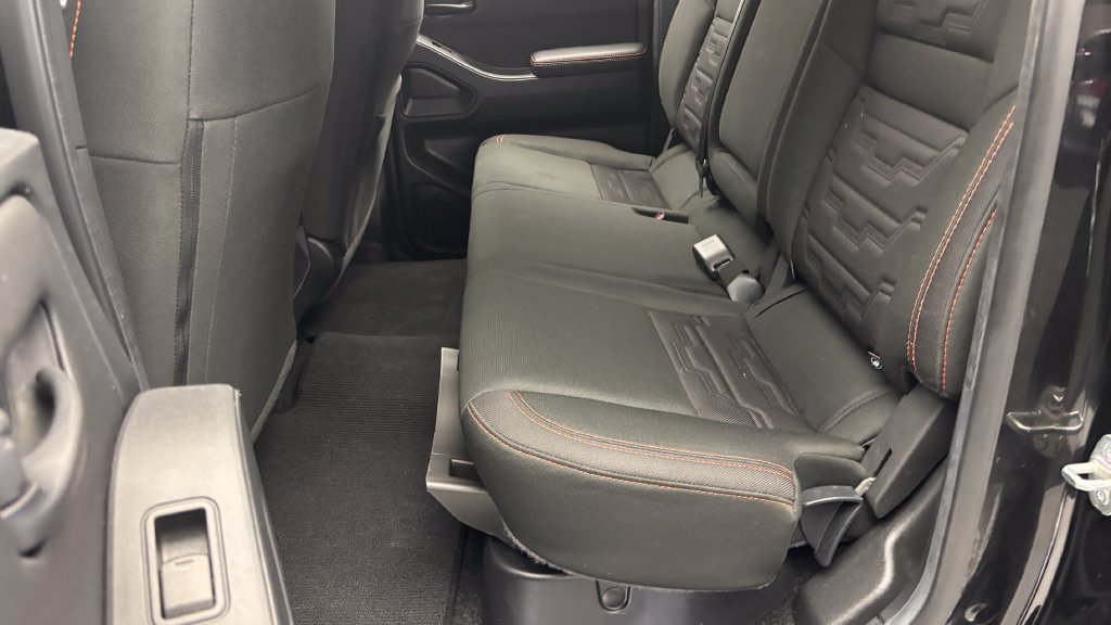 Used 2026 Nissan Frontier PRO-4X AWD/4WD image 36