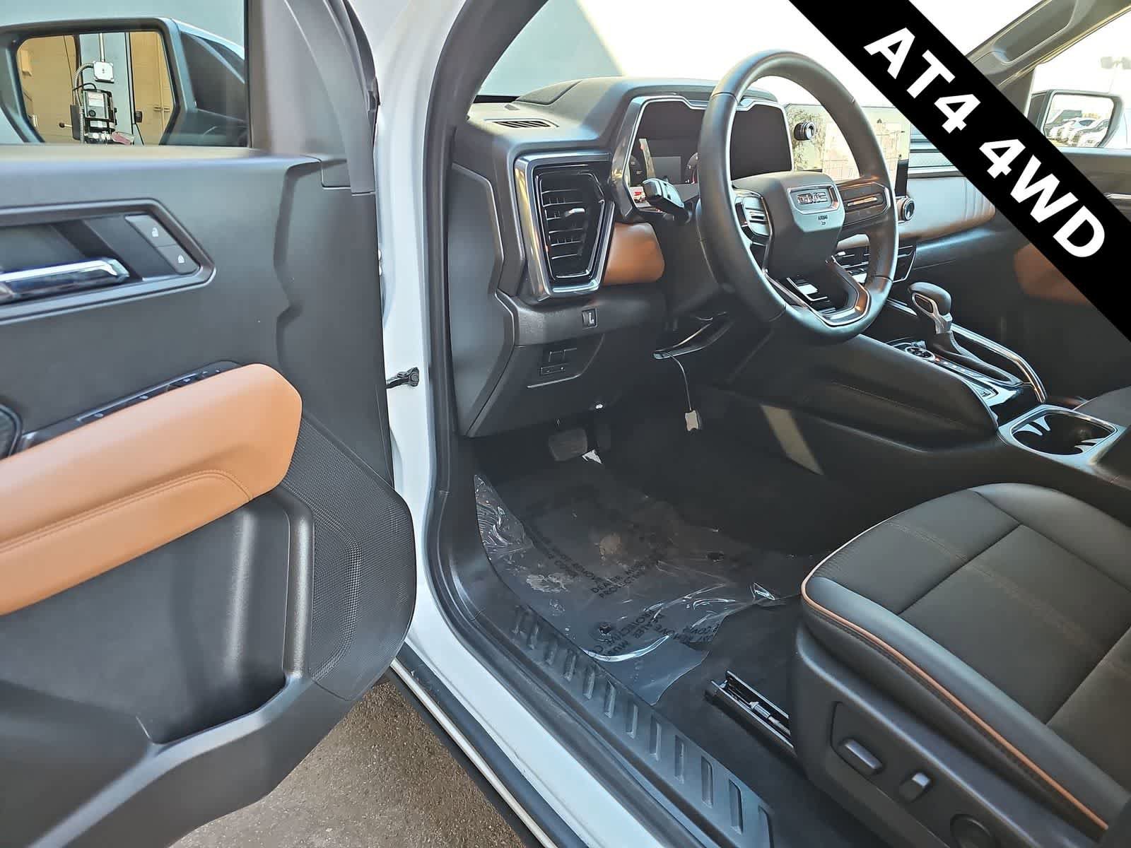 Used 2025 GMC Canyon AT4 w/ Nightfall Edition image 10
