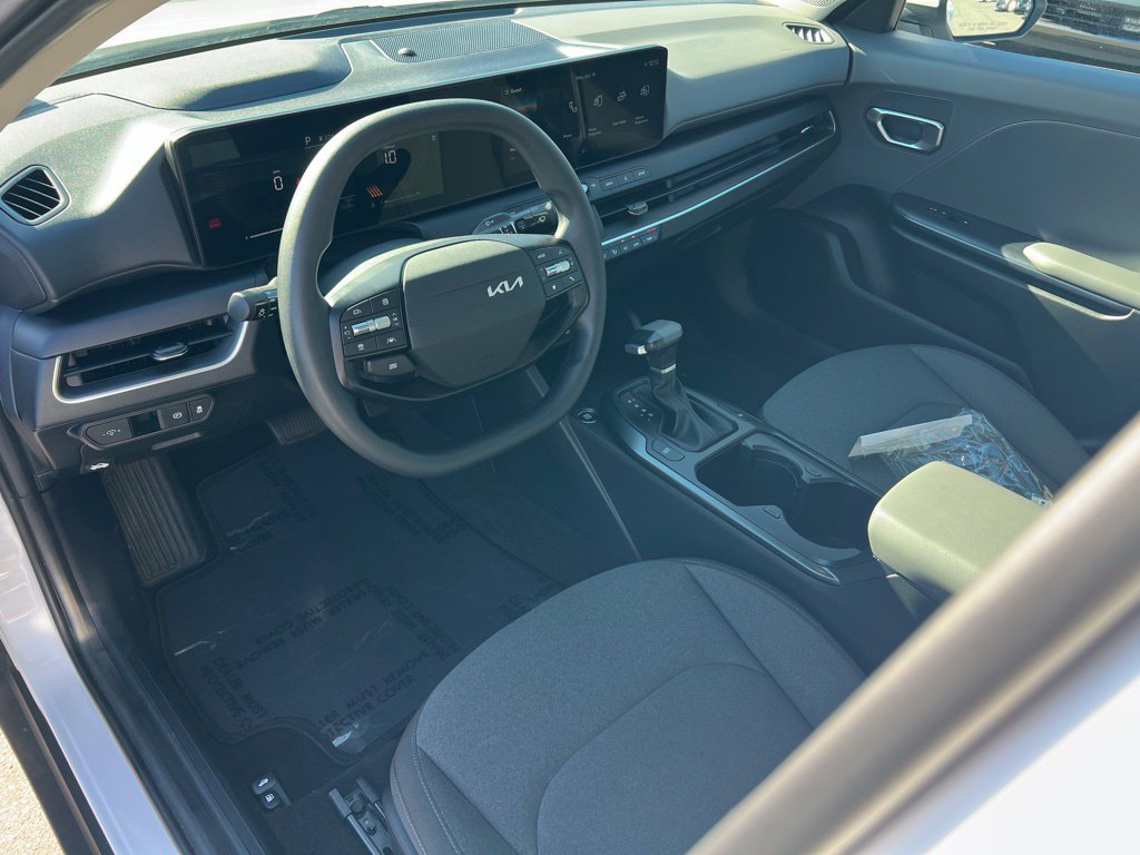 Certified 2025 Kia K4 FWD image 16