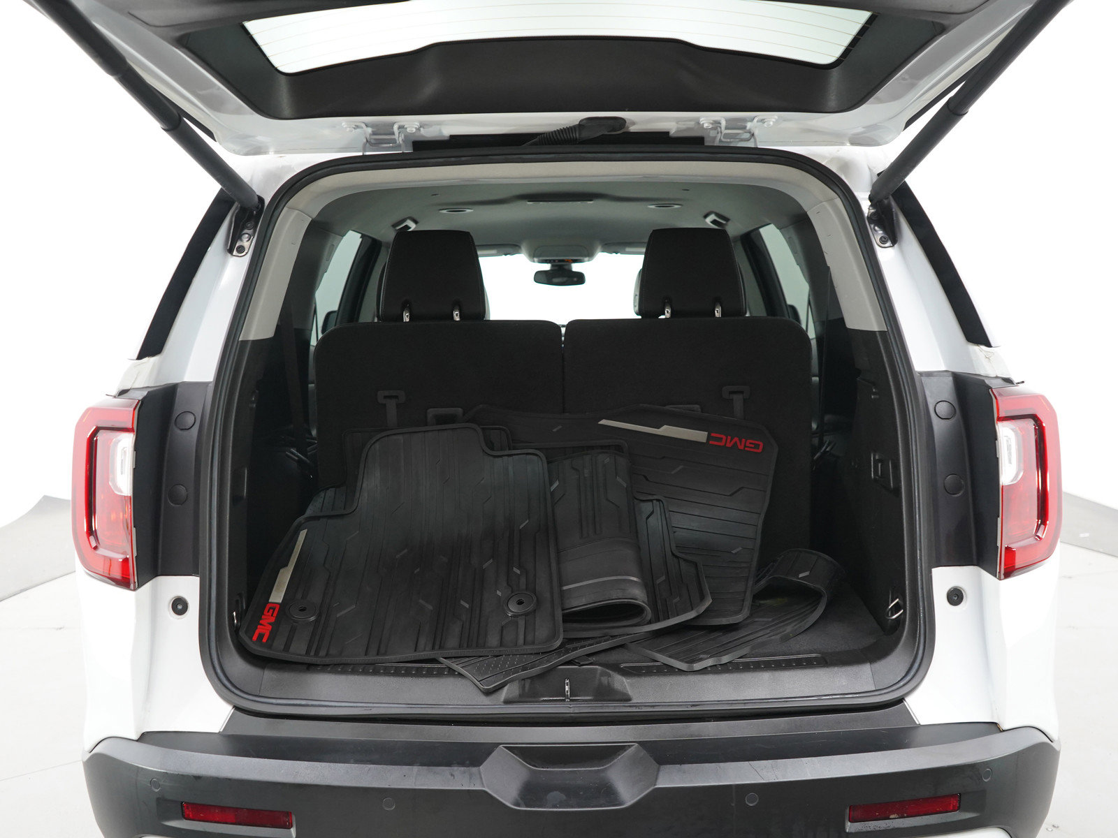 Used 2023 GMC Acadia SLT image 17