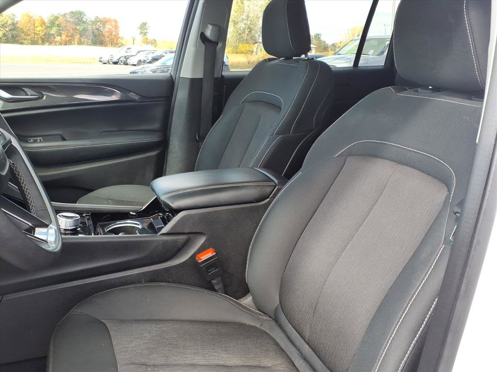 Used 2023 Jeep Grand Cherokee L Laredo w/ Luxury Tech Group I image 14