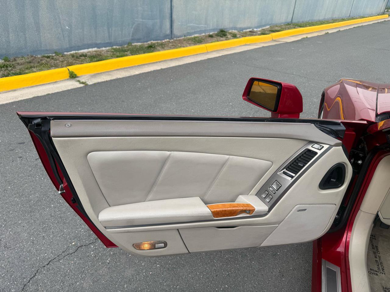 Used 2004 Cadillac XLR RWD image 27