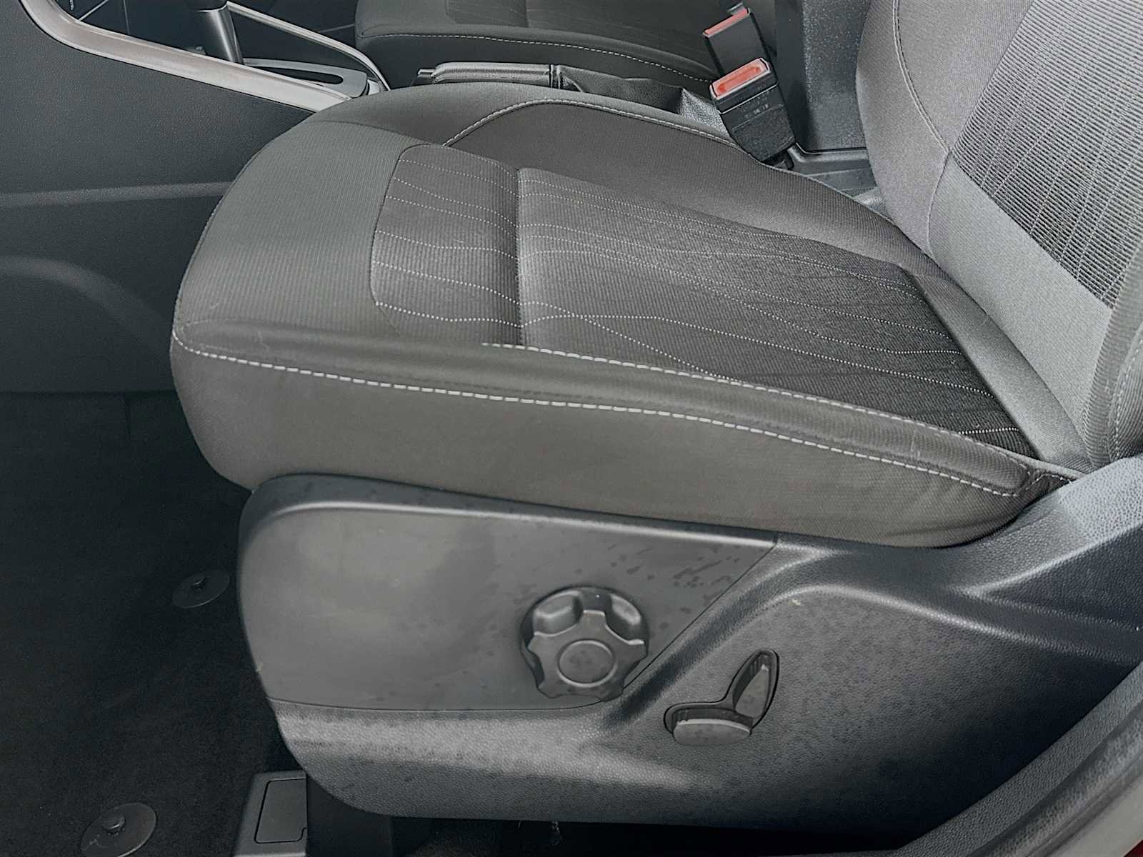 Used 2019 Ford EcoSport SE w/ SE Convenience Package image 18