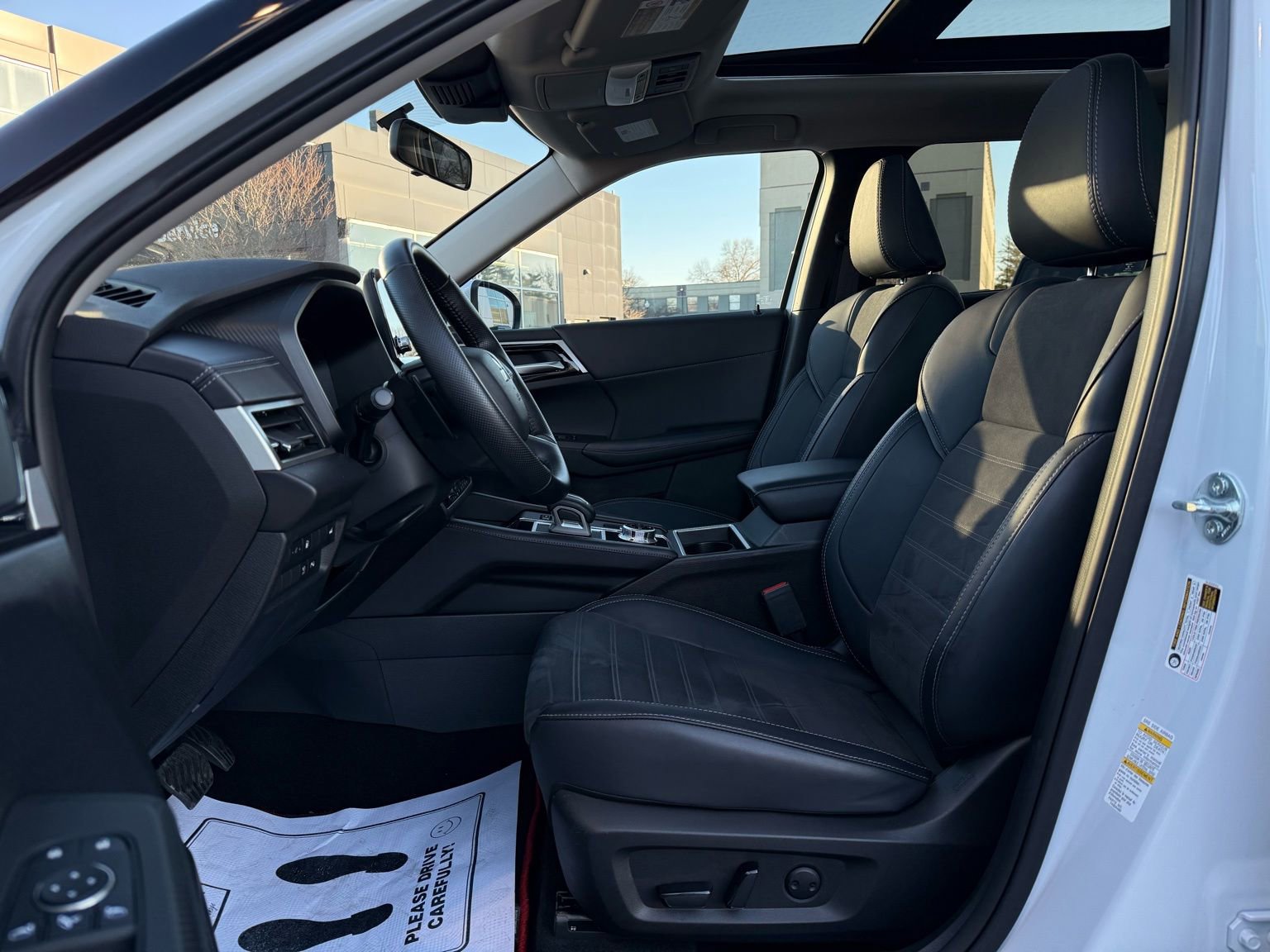 Used 2024 Mitsubishi Outlander SEL image 42