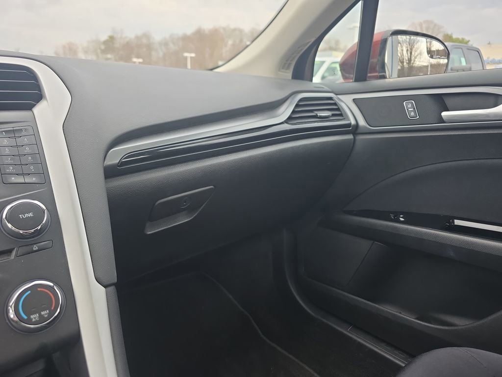 Used 2015 Ford Fusion SE w/ Equipment Group 201A image 41