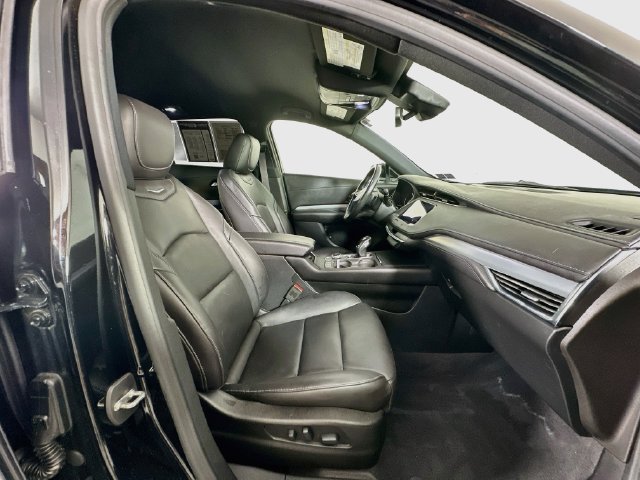 Used 2019 Cadillac XT4 Premium Luxury w/ Driver Awareness Package AWD/4WD image 32