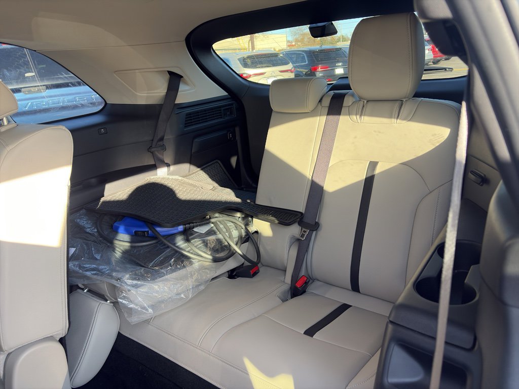 Used 2025 MAZDA CX-90 Plug-In Hybrid w/ Preferred image 15