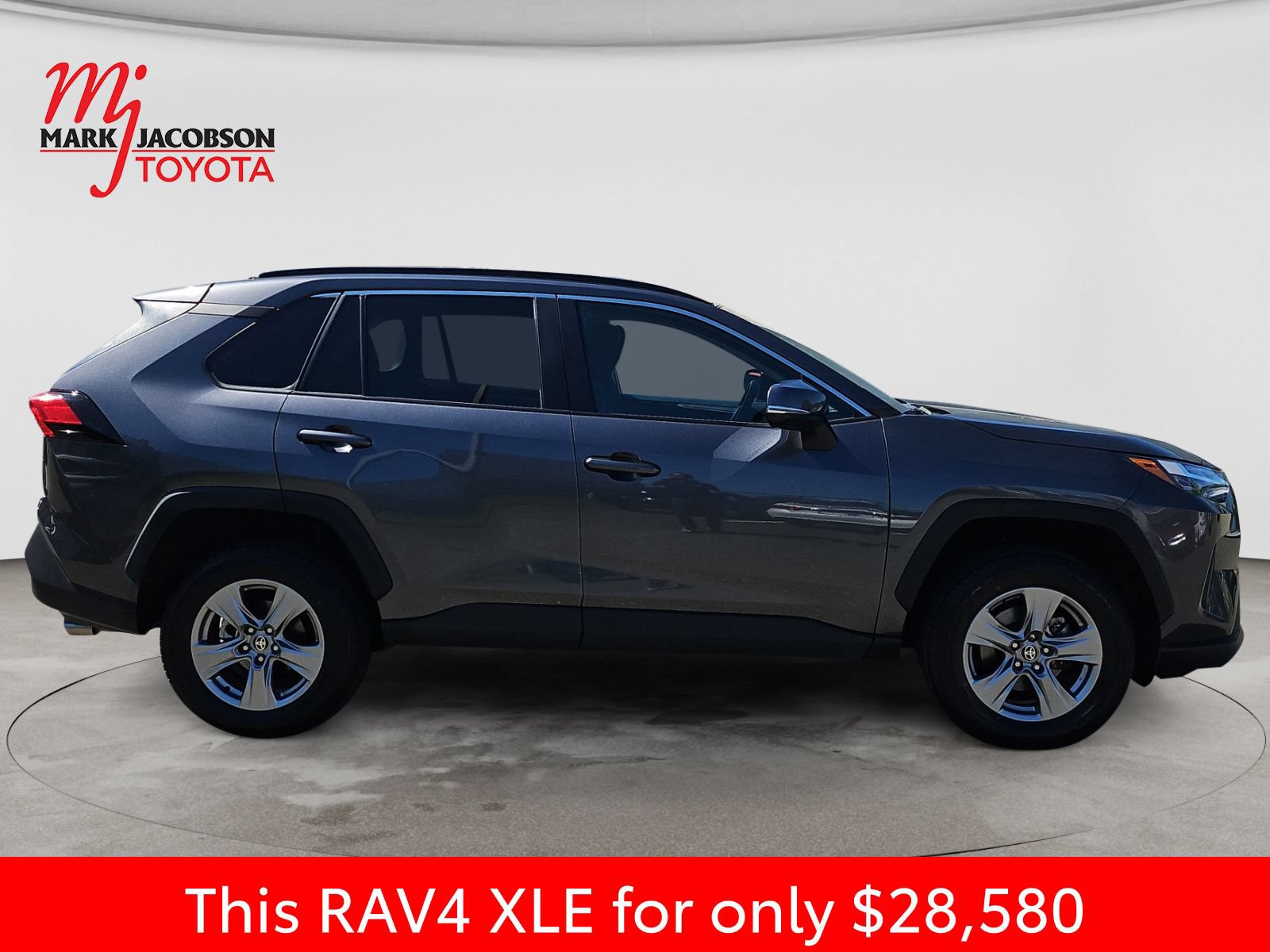 Used 2024 Toyota RAV4 XLE FWD image 7