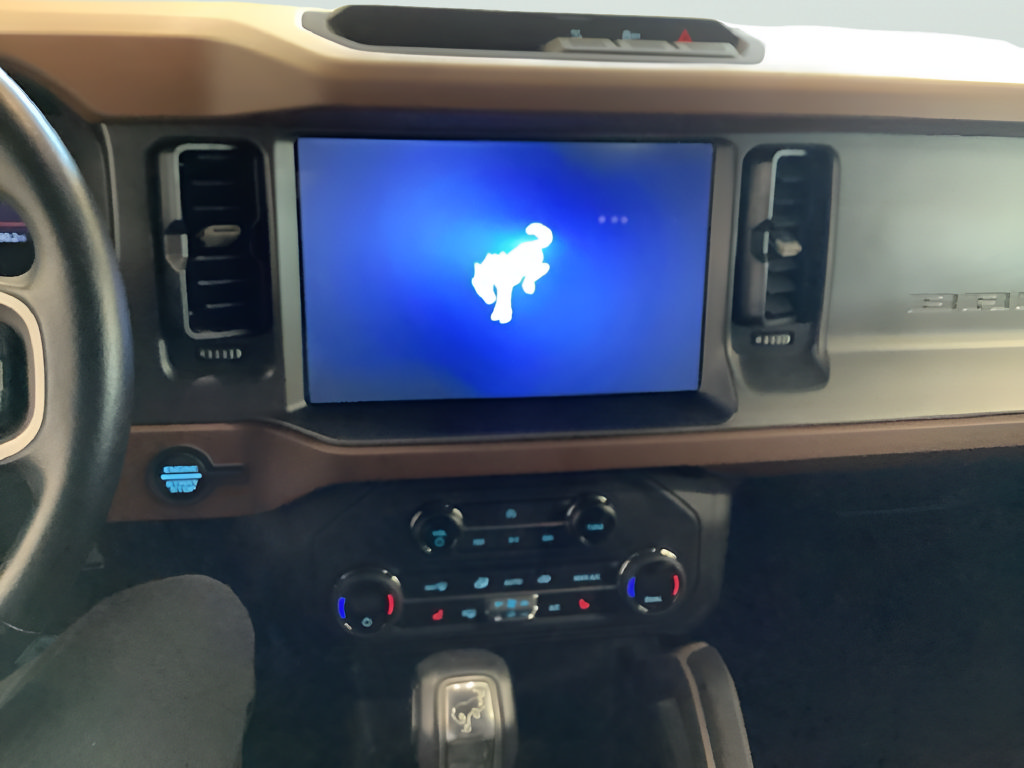 Used 2024 Ford Bronco Outer Banks AWD/4WD image 16