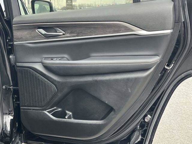 Used 2023 Jeep Grand Cherokee L Limited image 24