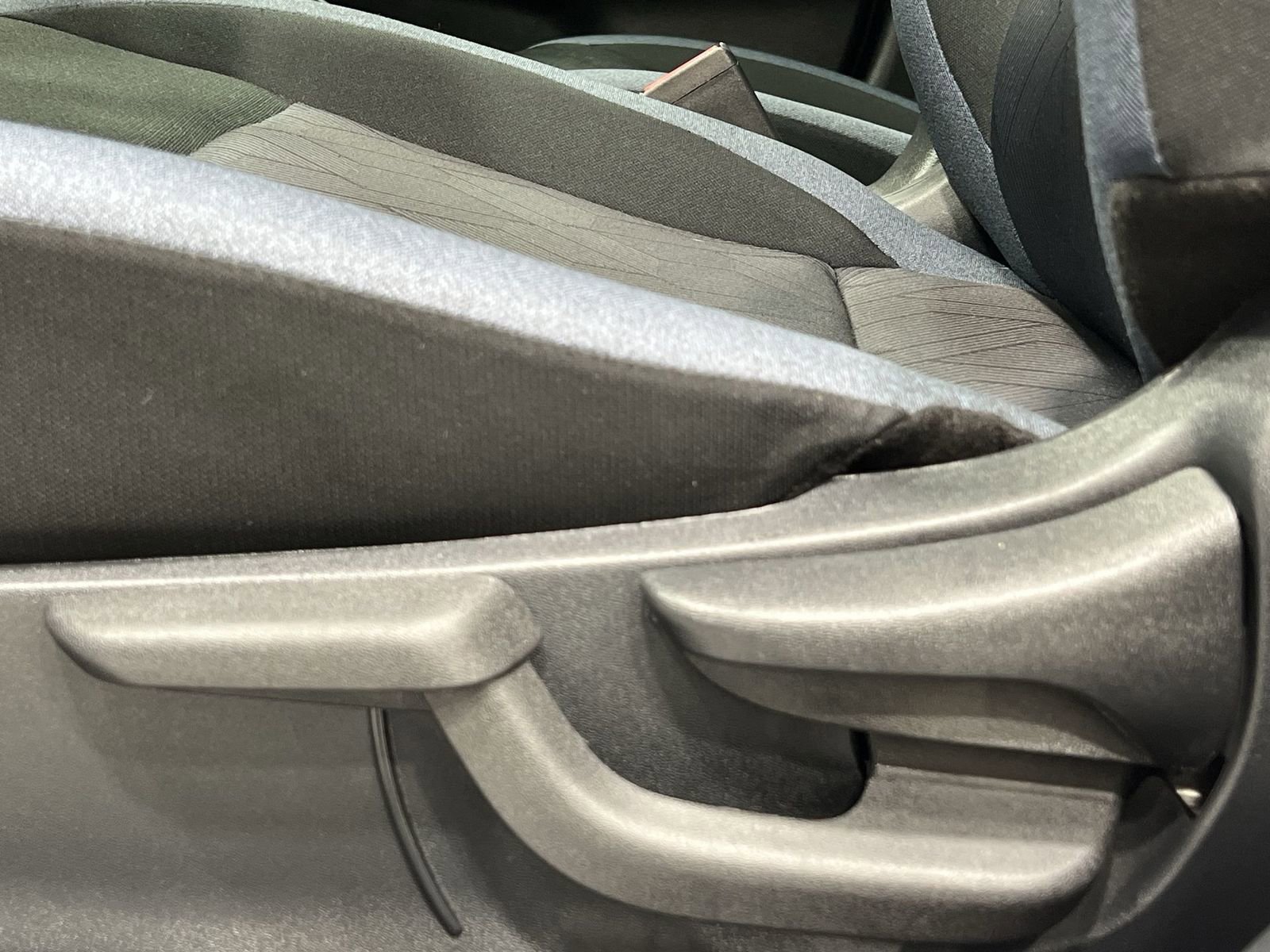 Used 2025 Nissan Versa SV w/ Trunk Package image 12