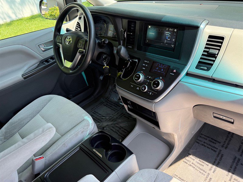 Used 2015 Toyota Sienna LE FWD image 26